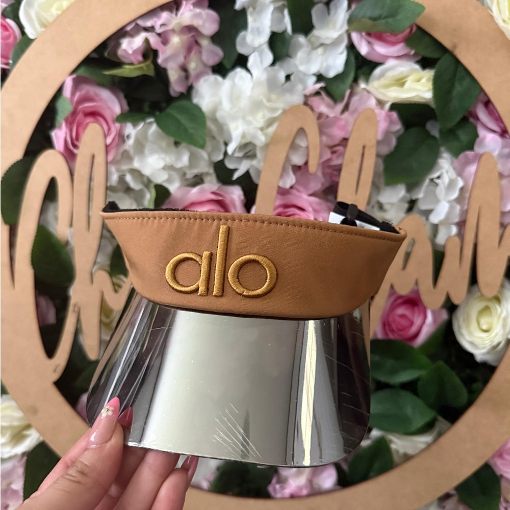 ALO Yoga Tan Visor with Silver Reflective Shield